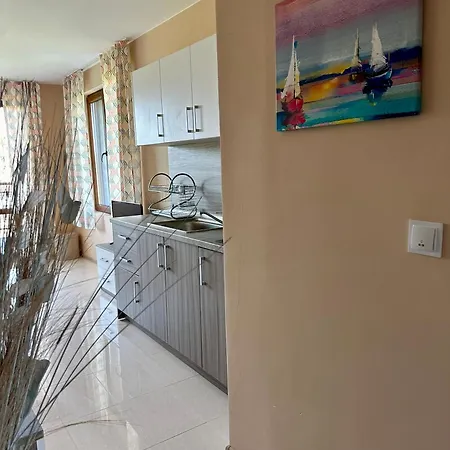 Кастро Апарт Apartament *